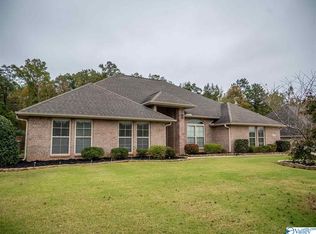 131 Swan Pond Dr, Huntsville, AL 35824
