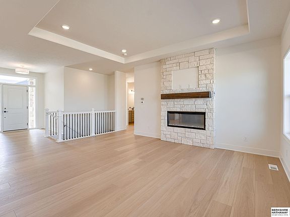 4th image of 6214 N 208th St