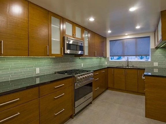 4th image of 1221 Sunset Plaza Dr APT 11
