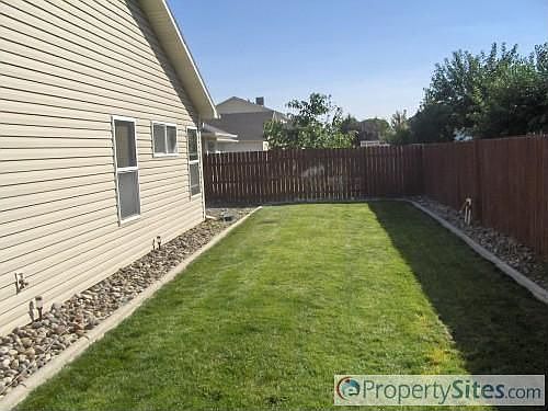 5th image of 2810 Village Park Dr