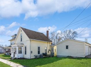 217 E 2nd St S, Newton, IA 50208