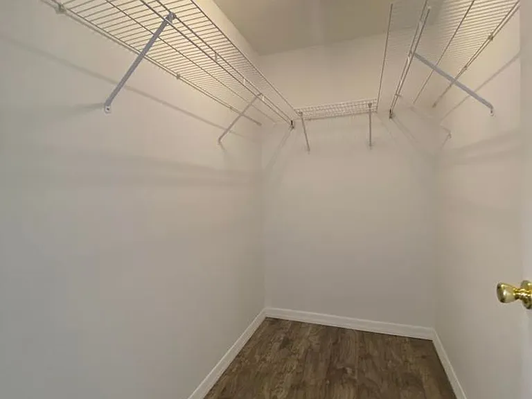 628 Walker St — Photo 9