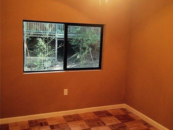 4th image of 15825 Rainbow Dr