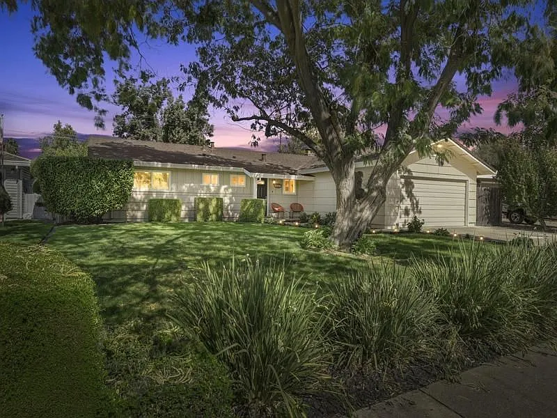 10432 River Wood Way photo 1