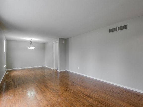 5th image of 7304 E 99th St