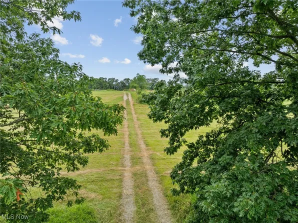 Maynard Rd, Saint Clairsville, OH 43950