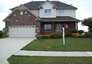 1st image of 934 W Longfellow Dr
