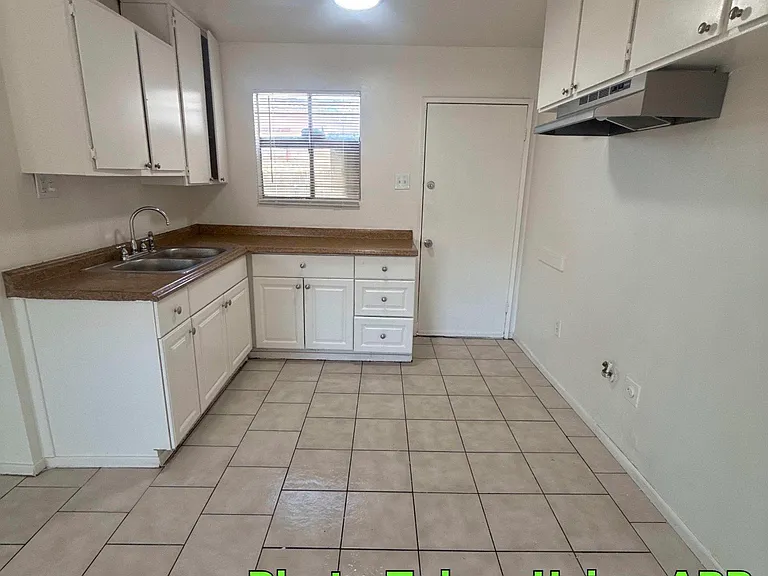 1301 Washington Ave #B — Photo 5