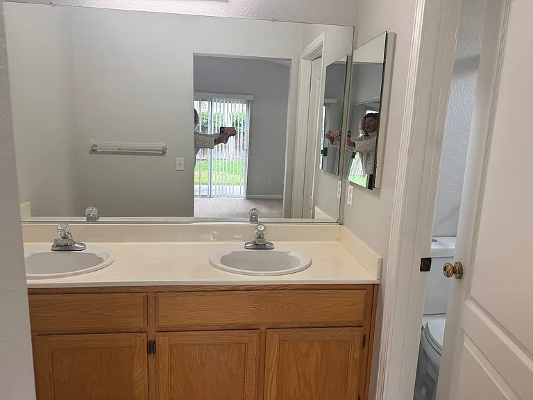 562 Stetson Way — Photo 12