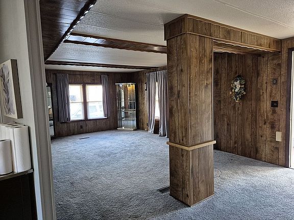 Spacious living room
