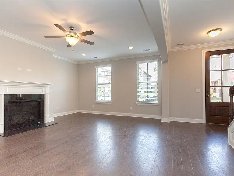 164 Ashcrest Point — Photo 3