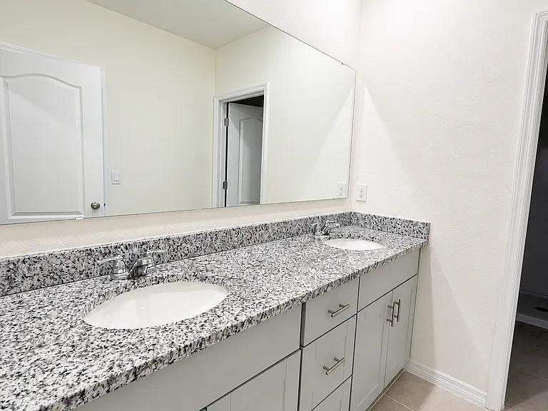 1470 Isleta Loop — Photo 14