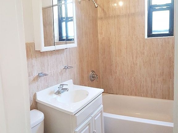 5th image of 111 E 86th St APT 2D