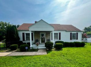 439 Peach St, Chatham, VA 24531