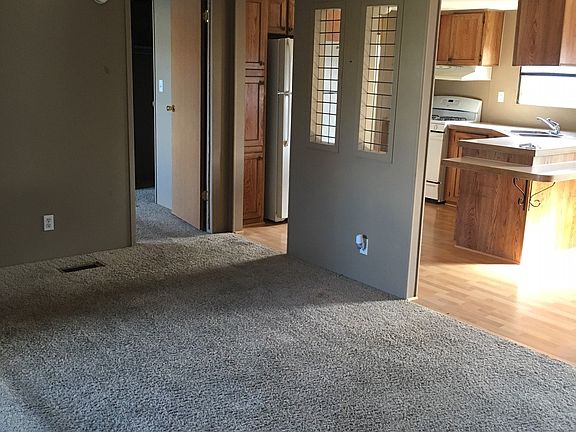 3rd image of 9416 Evergreen Dr