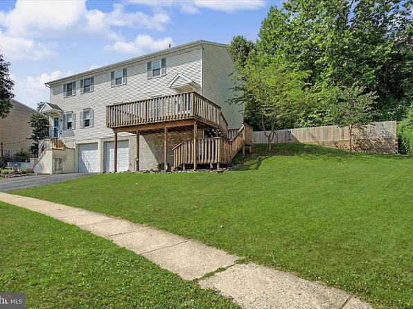 426 Grove Ave, Mohnton, PA 19540