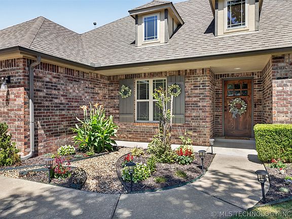 5th image of 14713 S Justin Ave