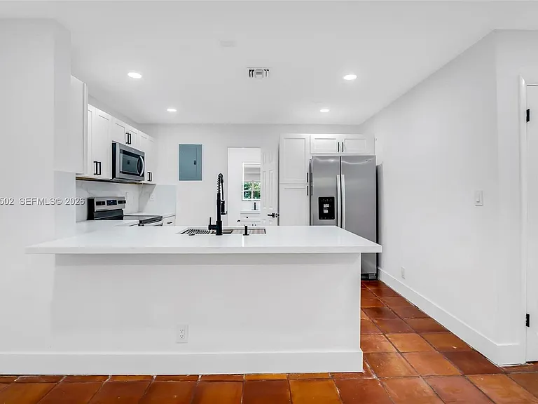 850 SW 12th Ct #850 — Photo 9