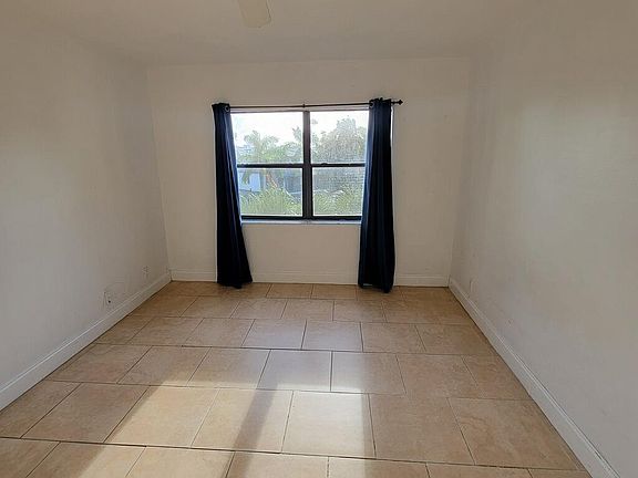4th image of 8290 Lake Dr APT 401