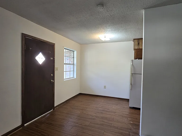 301 Nicklaus St #2 — Photo 7