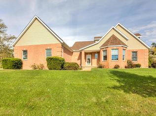 22 Long Grove Dr, Monticello, IL 61856