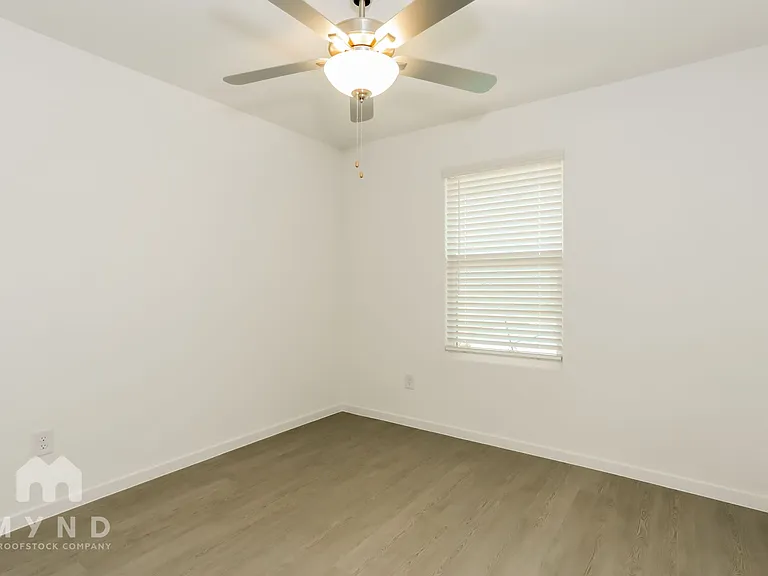 10124 Dalgreen Cir — Photo 17