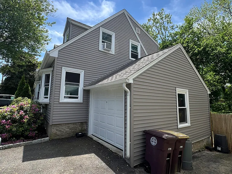 134 Pierce Rd — Photo 2