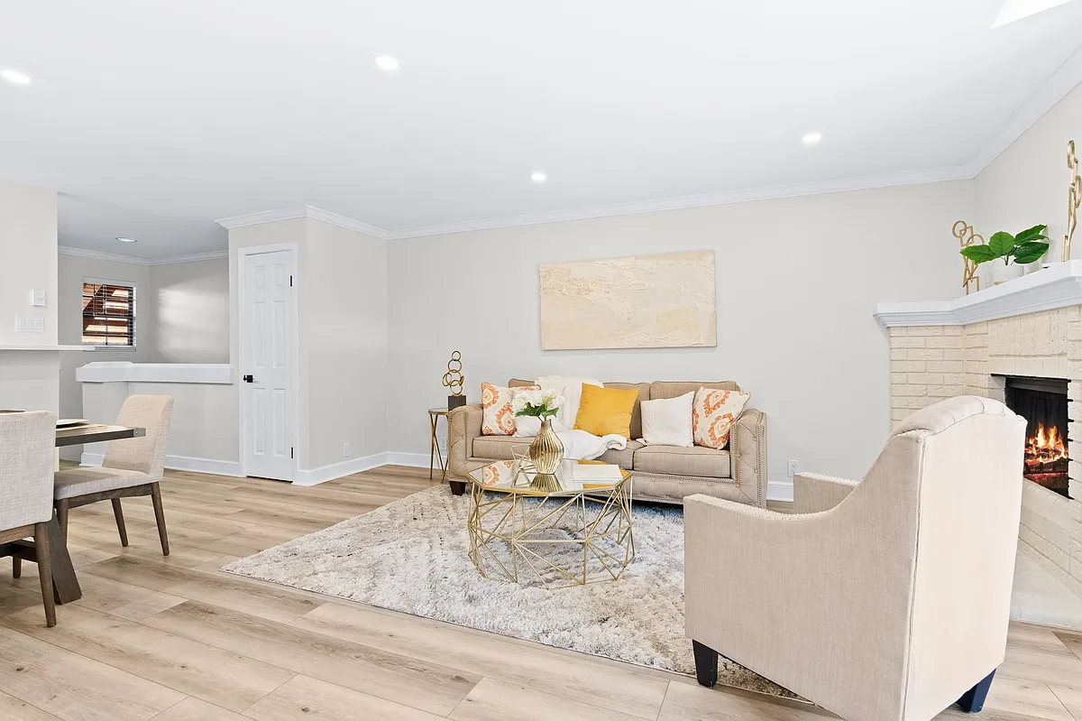 Building Photo - 8870 Villa La Jolla Dr #210