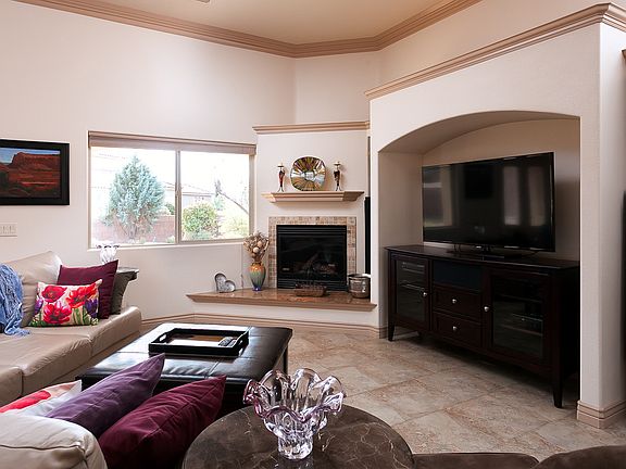 5th image of 1056 E Silver Falls Dr