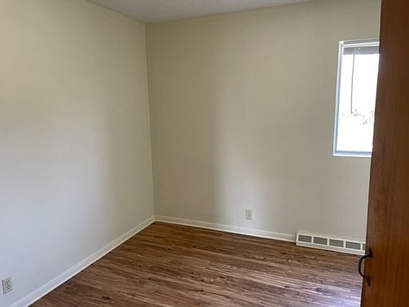 2nd image of 507 W Kirby Ave
