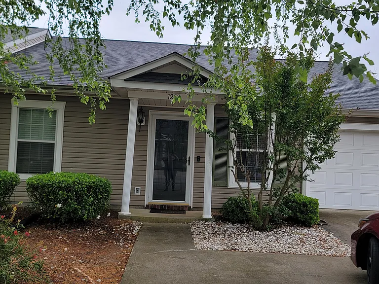 1252 Longpoint Dr — Photo 1