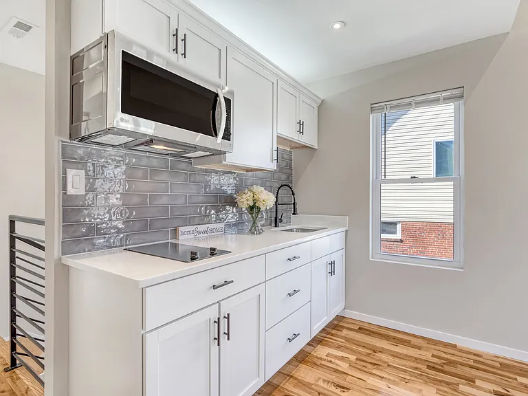 10237 Stratford Ave #B — Photo 12