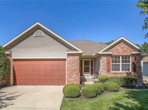 2820 S Woodbury Dr, Independence, MO 64055