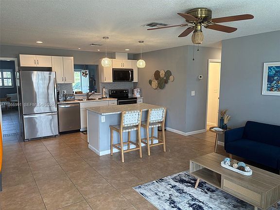 4th image of 333 Palm Cir