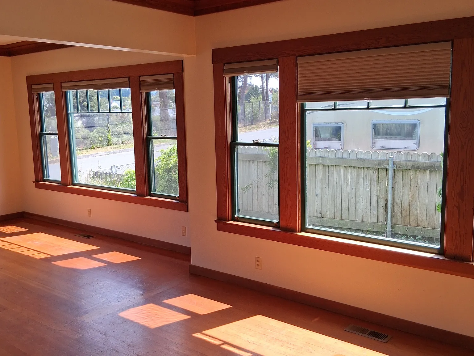 4 bed, 1400 sqft, $2,900 — Photo 4