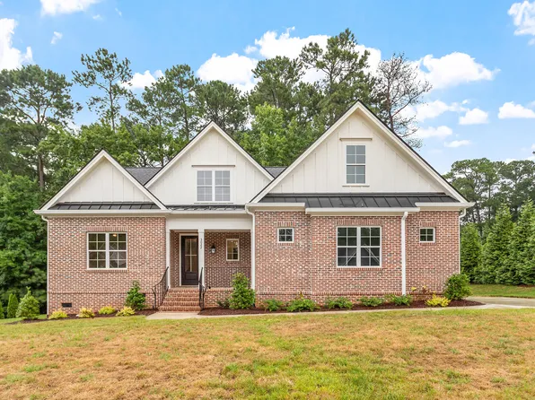 3022 Carrington Ln, Sanford, NC 27330