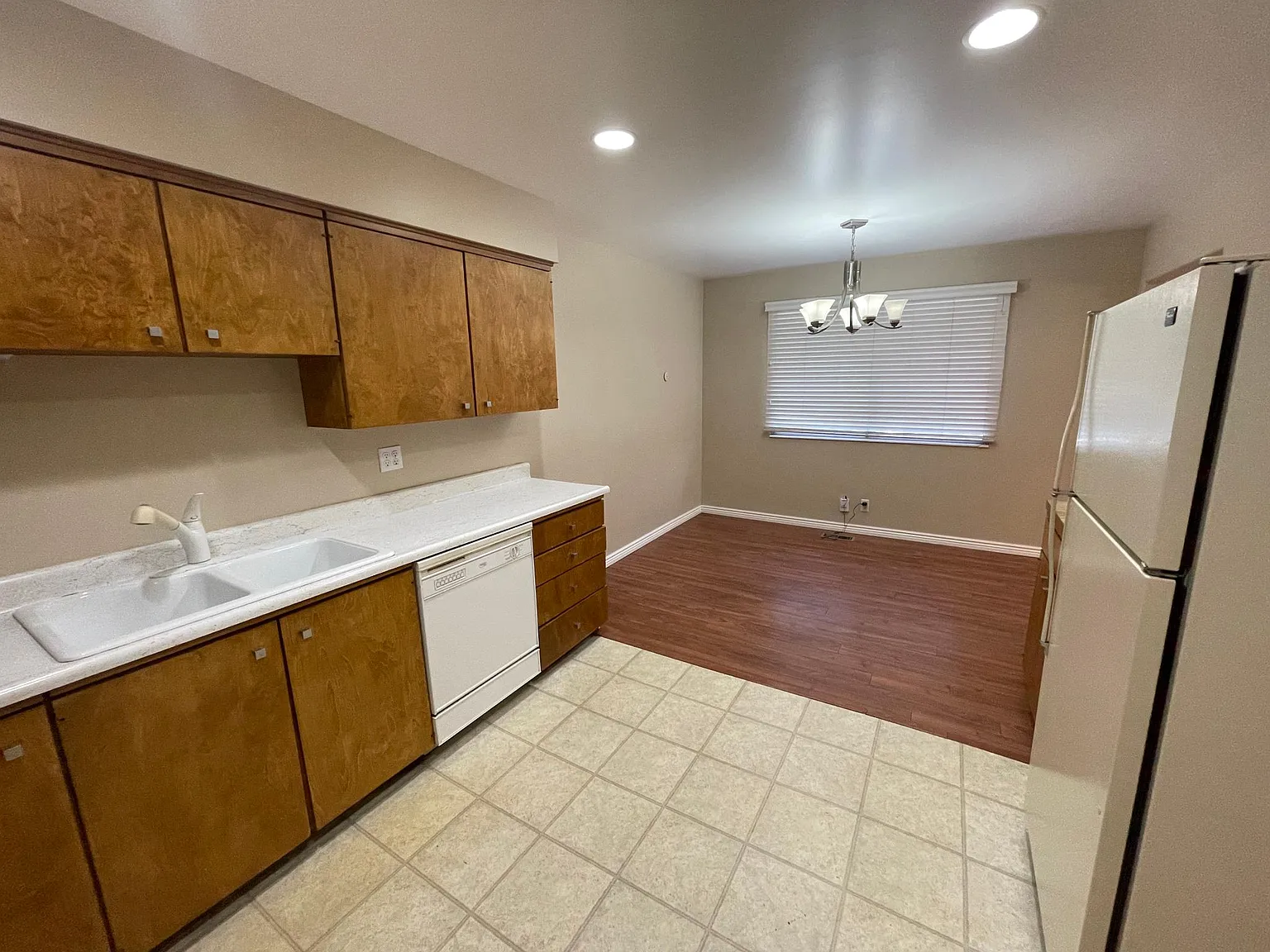 1645 E Parkway Ave — Photo 2