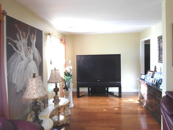 3rd image of 9047 Somerset Ct #10