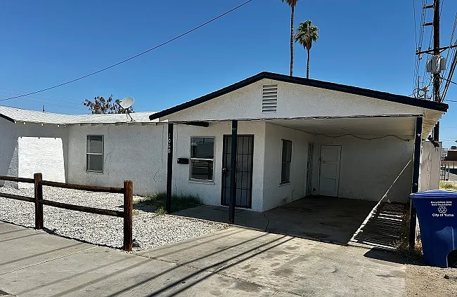 2 bed, 700 sqft, $799 — Photo 2