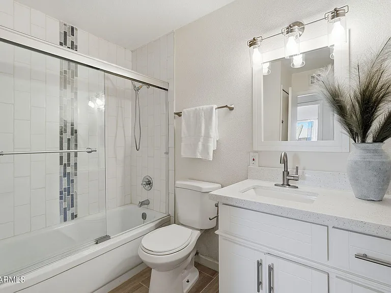 8725 E Coronado Rd — Photo 35