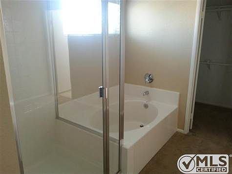 4th image of 15581 Keokuk Way