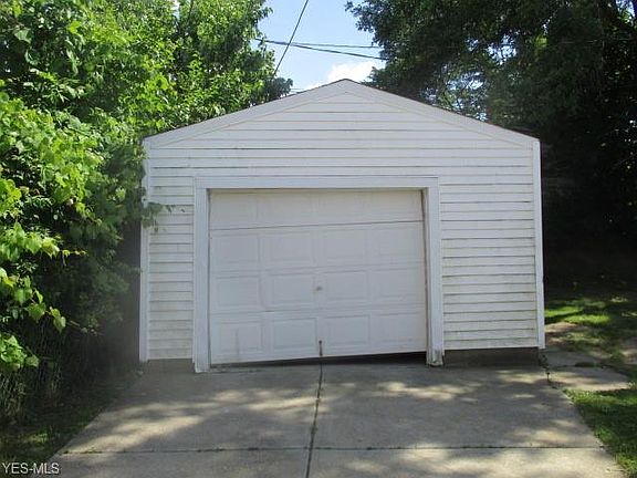 5th image of 12908 Garland Ave