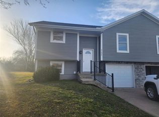 21526 S Soryl Ave, Peculiar, MO 64078