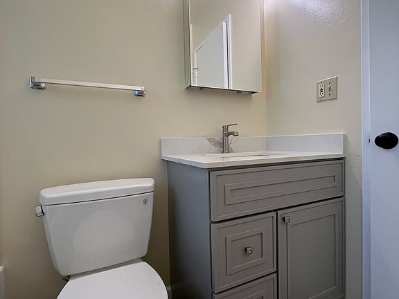 4th image of 220 College Ave APT F