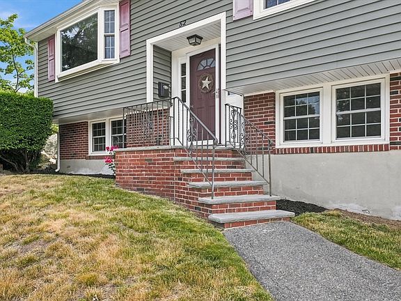 2nd image of 52 Oak Ridge Cir