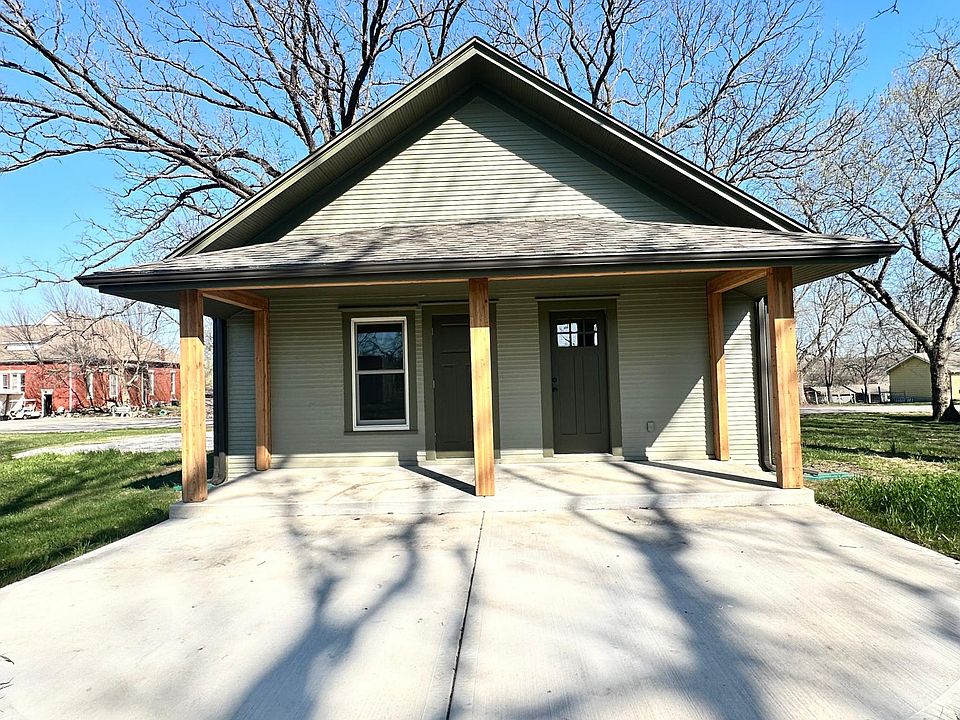 410 Park St, Stilwell, KS 66085 Zillow