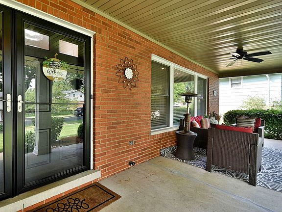 3rd image of 625 S Burno Dr