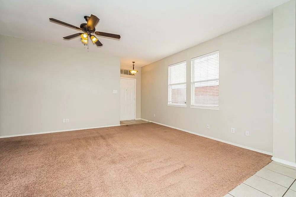 3 bed, 2.0 bath, 1574 sqft, $2,380 — Photo 4