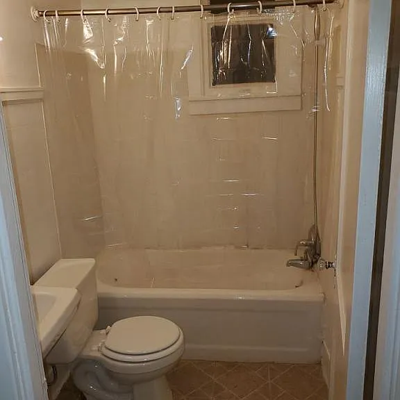 11 1/2 N Van Buren Ave #302 — Photo 5