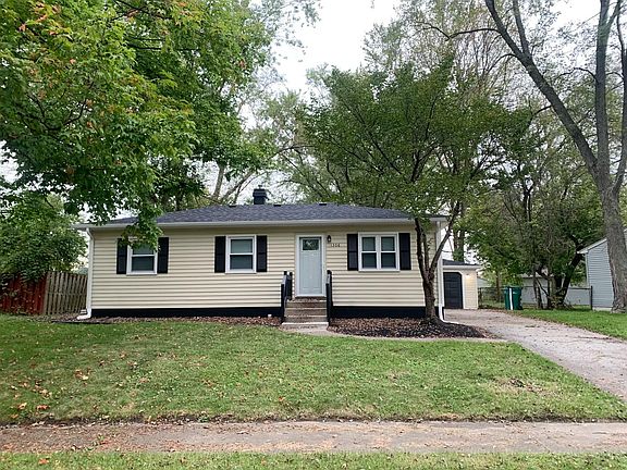 2nd image of 1308 W 61st Pl